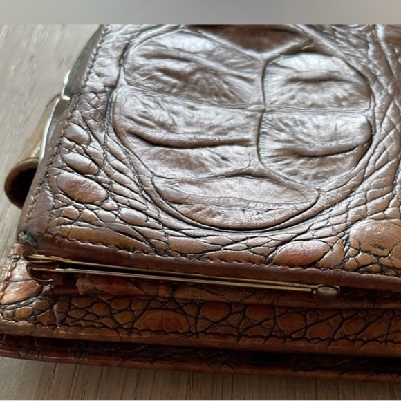 💛Brahmin Wallet💛 - Picture 4 of 11